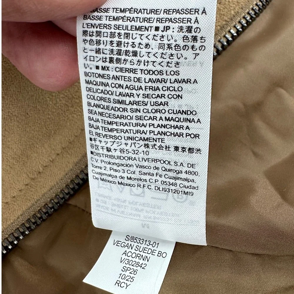 Banana Republic brand banana